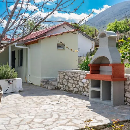 Dellaporta's * Makriotika